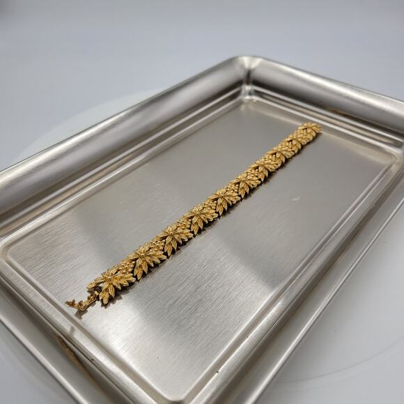 Sarah Coventry Flowers Chain Bracelet 8" Gold Tone Textured Fashion Jewelry - Picture 8 of 12